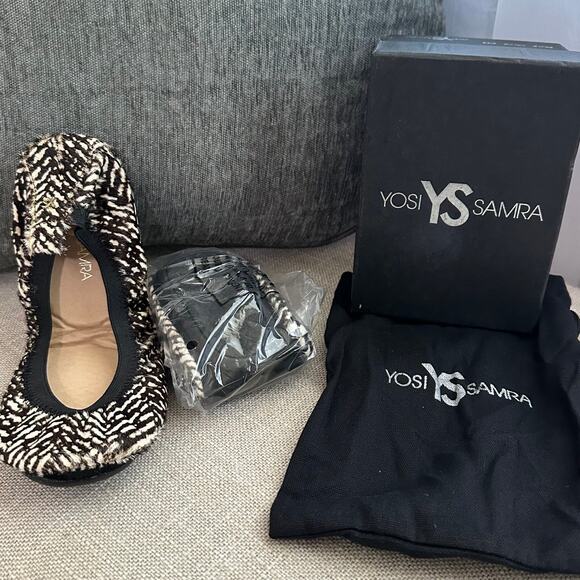 NEW YOSI SAMRA Black Whisper White Calf Fur Leather Samara Ballet Flats Foldable - Picture 1 of 7